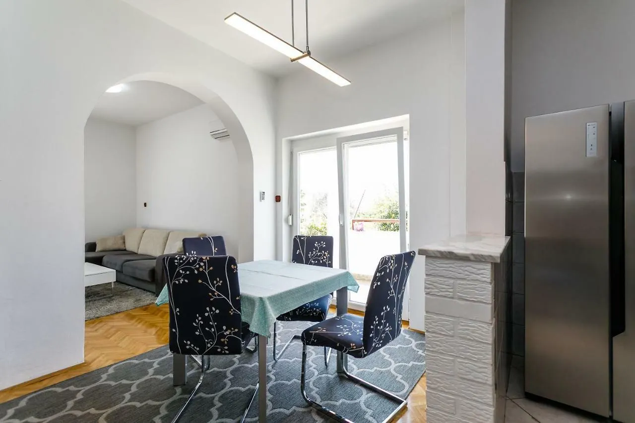 Apartments Mate Balote 54 Krk Island