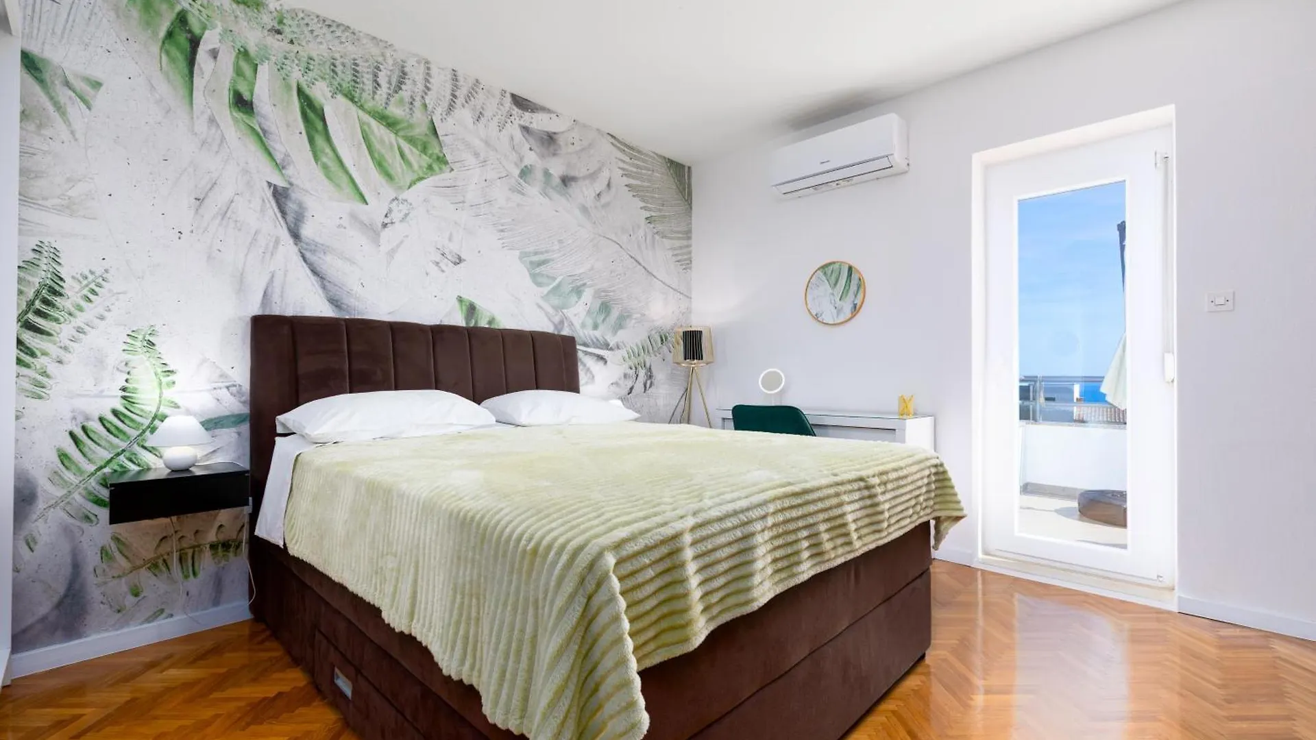 Apartments Mate Balote 54 contacts